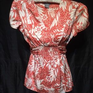 Ann Taylor s/s petite top, flower & leaves design